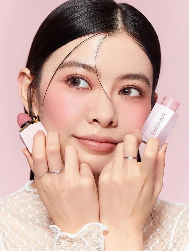 🎀رژگونه مایع اورجینال لاو کیک شیگلم (SHEGLAM) Color Bloom (پیگمنت بالا و فینیش مات) نقد و بررسی + نحوه استفاده